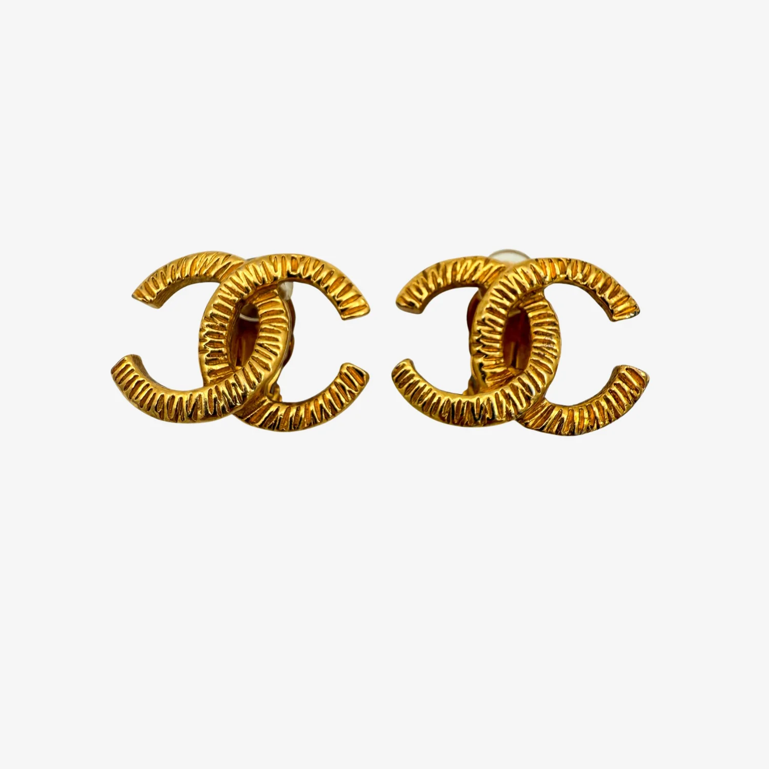 Chanel Vintage Hammered CC Logo Earrings Gold-Plated - Image 3