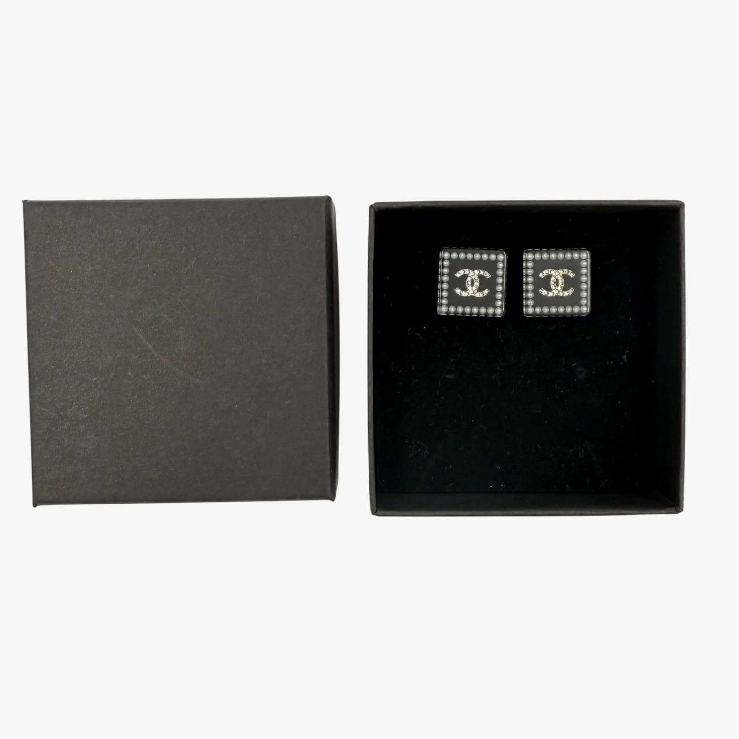 Chanel CC Square Earrings Black & Pearl (2014) - Image 3