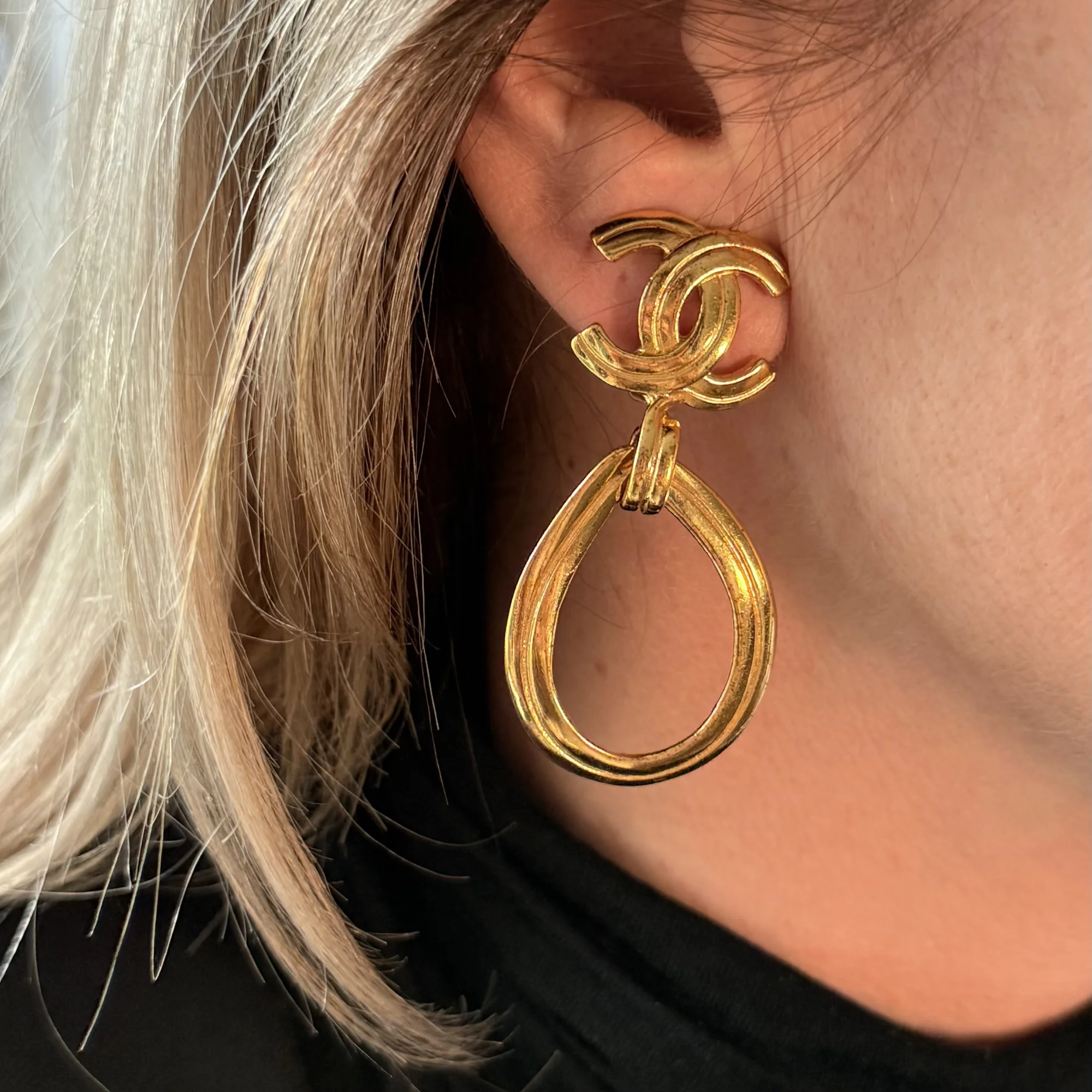 Chanel Vintage CC Drop Earrings Gold-Plated (1996) - Image 2