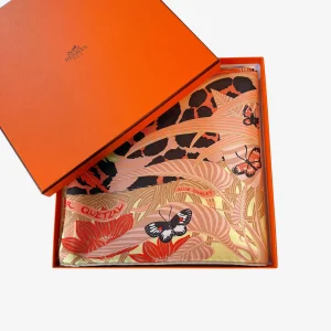 Hermès Jaguar Quetzal silk Carré 90- green/orange/beige