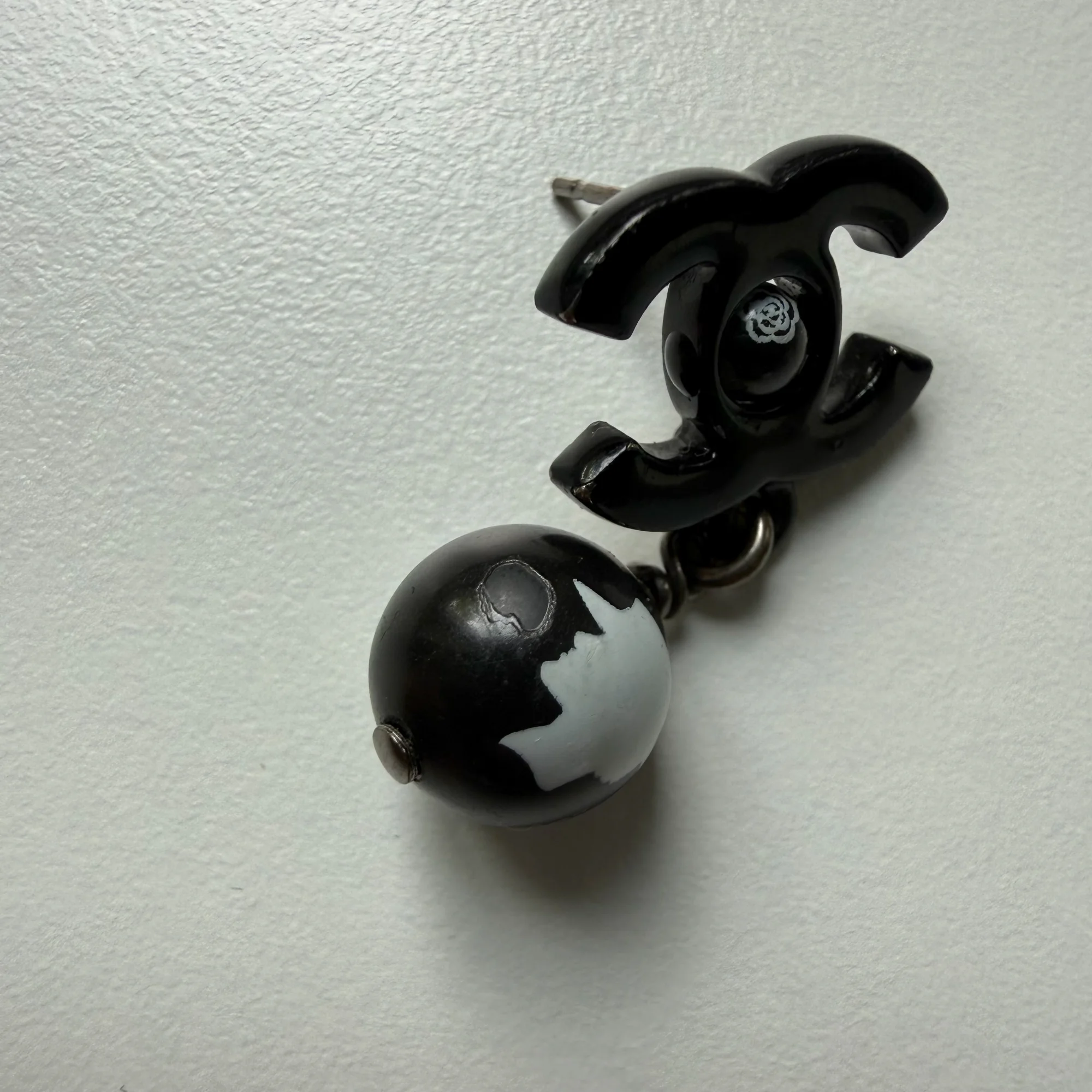 Chanel Black CC Cameo Earrings (2012) - Image 5