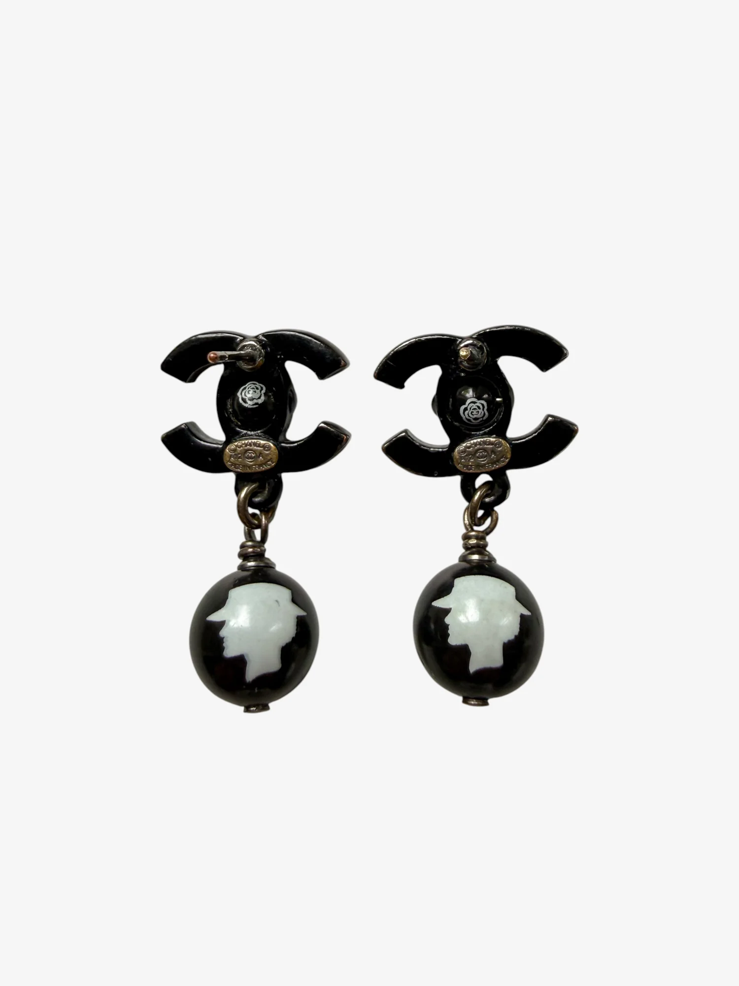 Chanel Black CC Cameo Earrings (2012) - Image 4