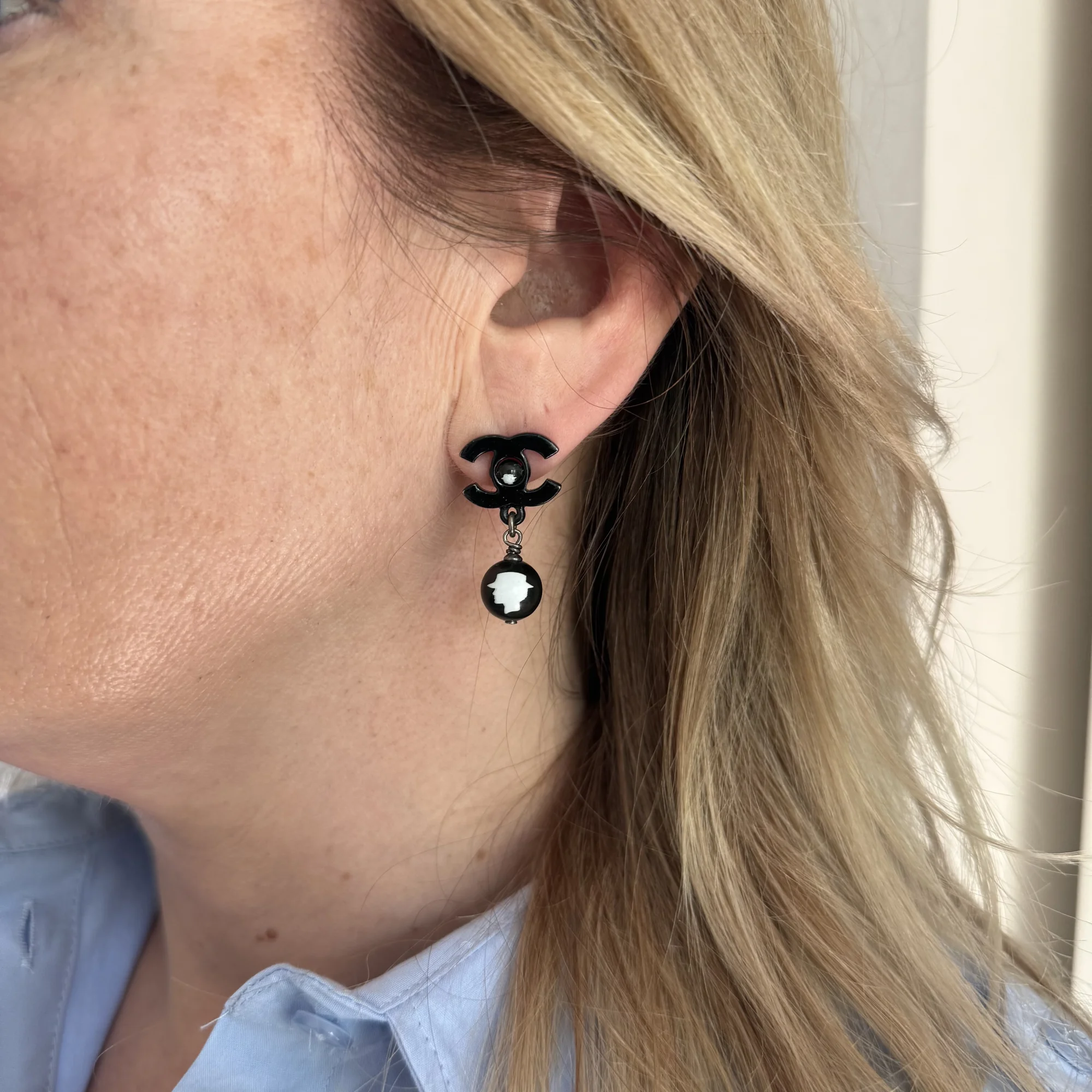 Chanel Black CC Cameo Earrings (2012) - Image 2