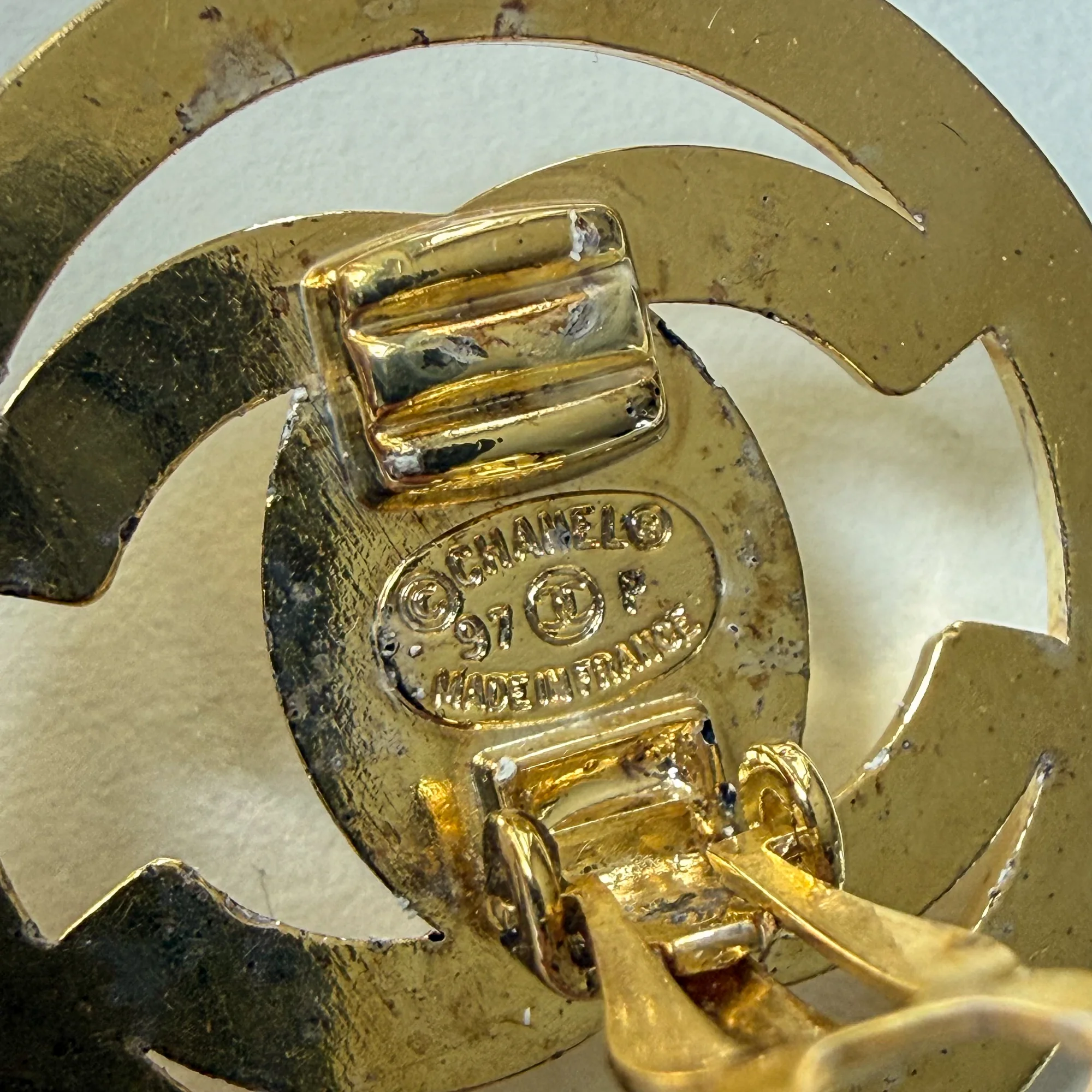 Chanel CC Round Turnlock Earrings (1997) - Image 4
