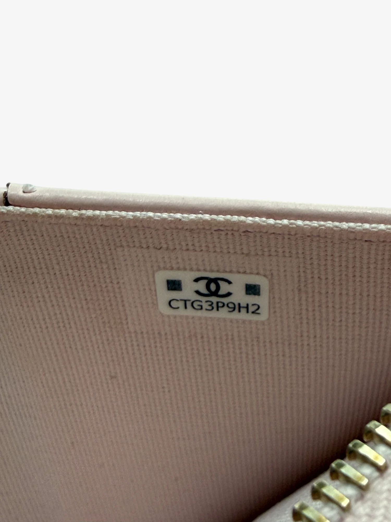 Chanel CC Pink Caviar Zip Wallet (2025) - Image 7